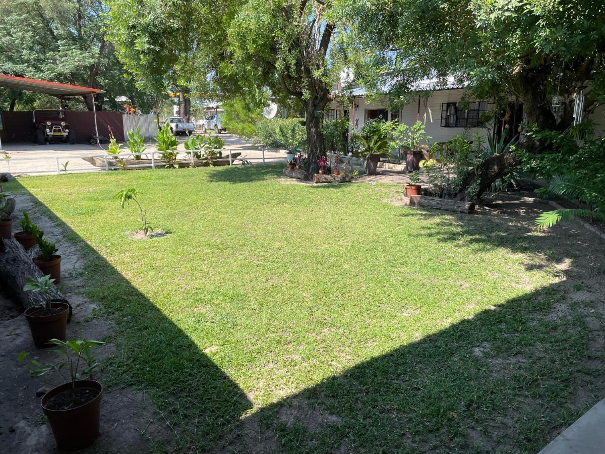 Kololo Guesthouse Katima Mulilo Buitenkant foto